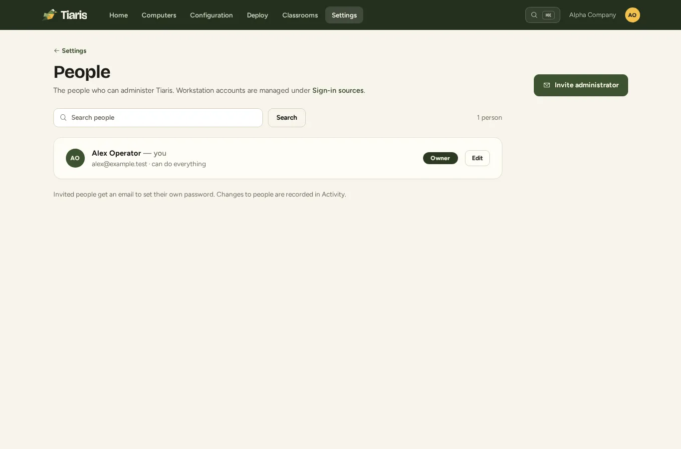 People showing the current administrator and membership management.